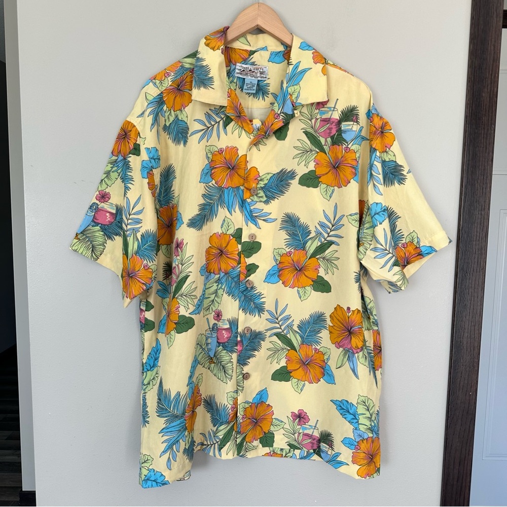 Island 2 Island Men’s Yellow Floral Tropical Hawaiian Button Down Vacation Shirt